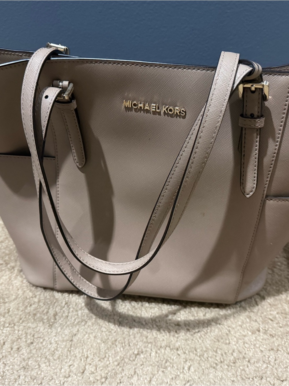 MICHAEL KORS Light Beige Saffiano Leather Tote with Gold Logo